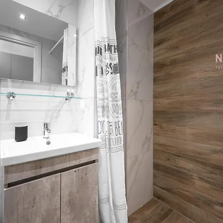 Avenue & Apartments, Nilie Hospitality Mgmt